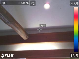 気密調査で目視画像と赤外線画像の比較